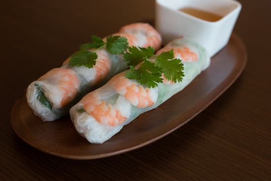 Fresh shrimp salad roll